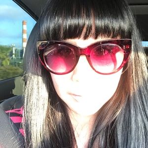 Meet your Posher, Liz